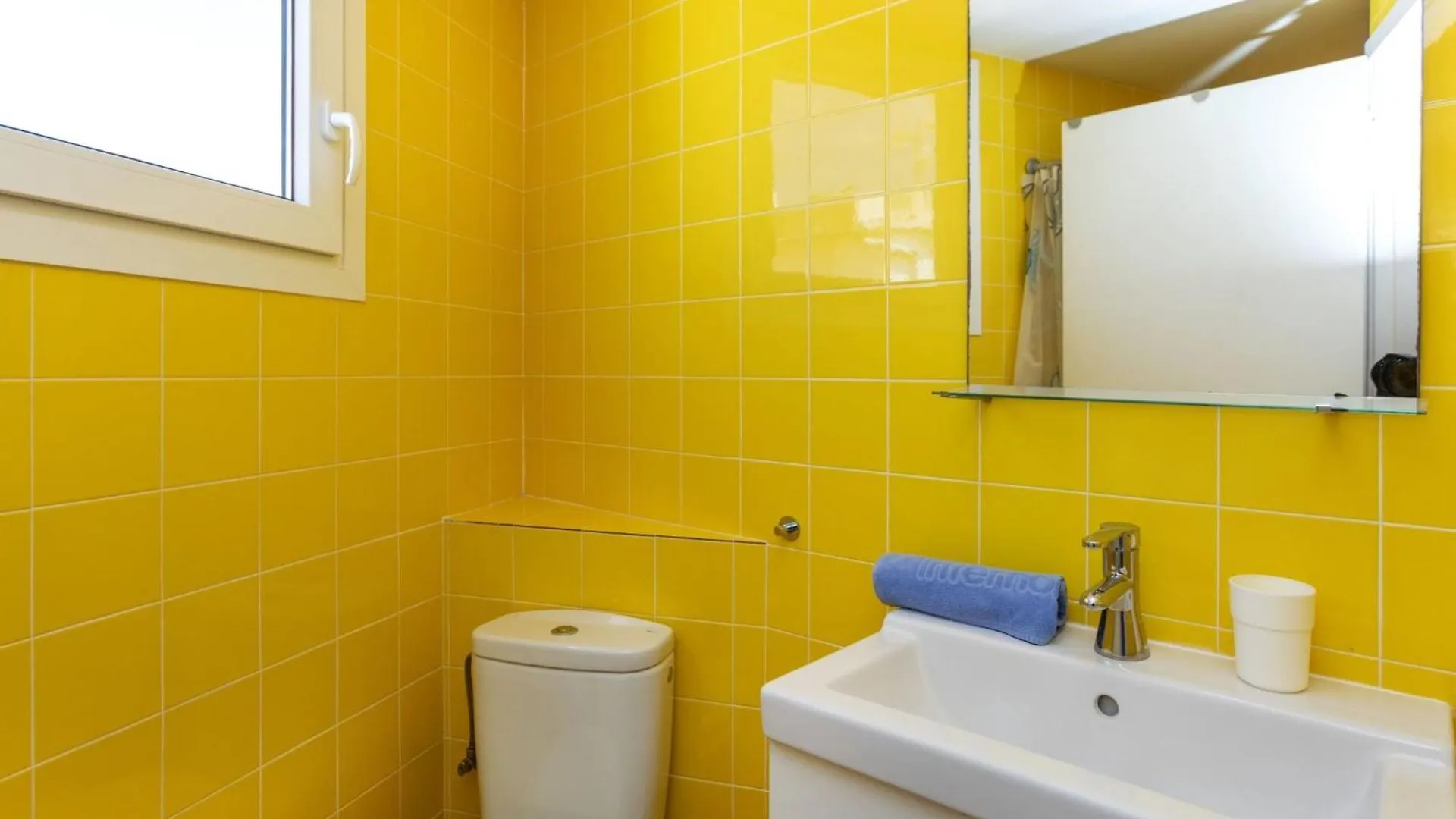 Apartment Mestral Atic By Interhome 또사데마르 0*,